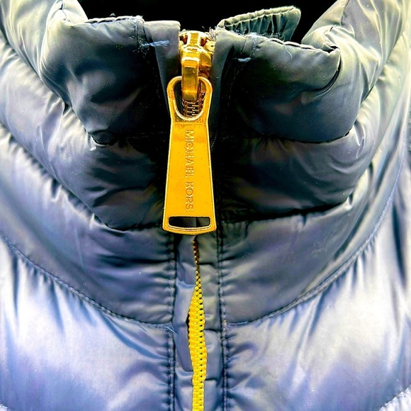 Michael Kors Packable
Quilted Down Puffer Coat Navy Blue Womens Size M - Picture 2 of 9